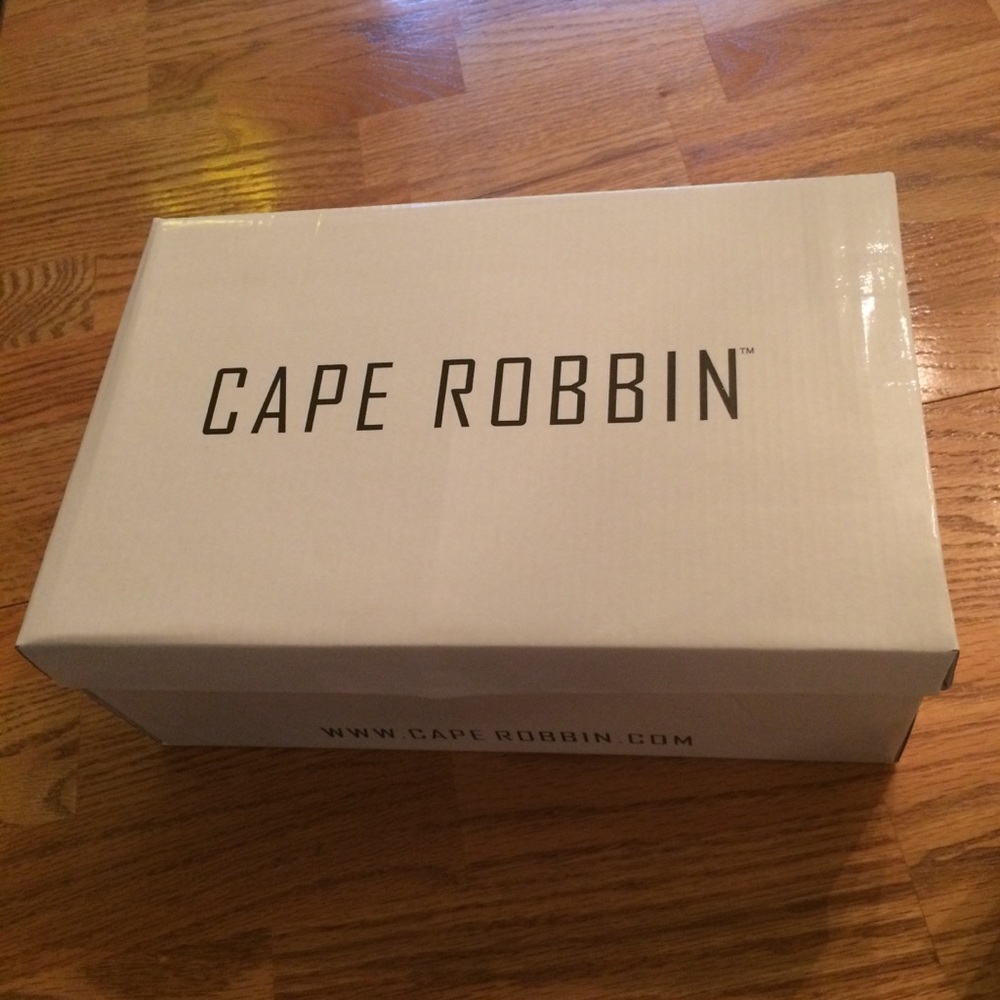 🌺NIB Adorable Cape Robbin Bouquet Sneakers🌺 - Picture 7 of 8